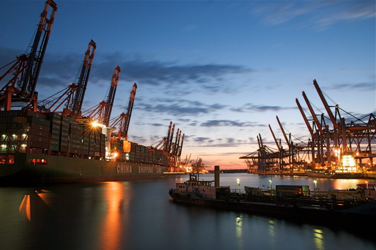 Containerschiffe im Hafen